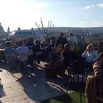 بيت ضيافة Center