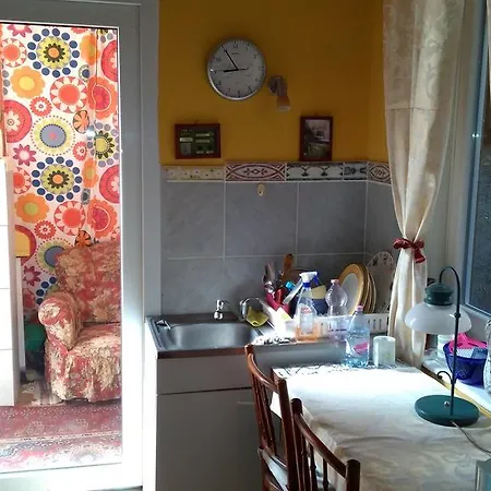 Cuki Guest house *
