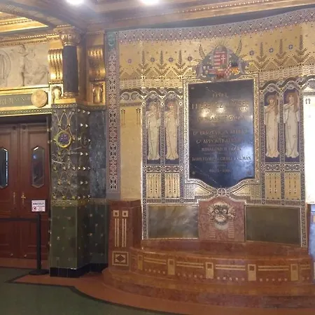 Center 3* בודפשט