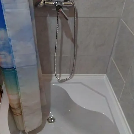 Center בית הארחה 3*