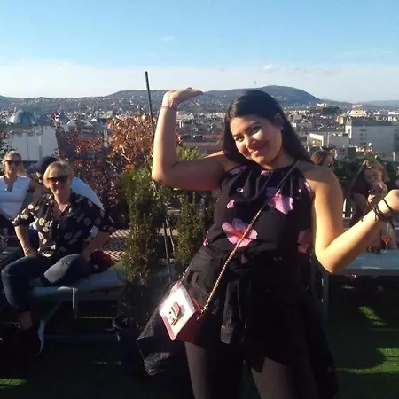 Center בית הארחה בודפשט