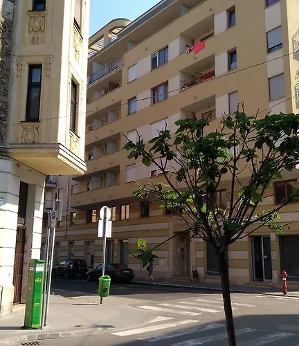 Center 招待所